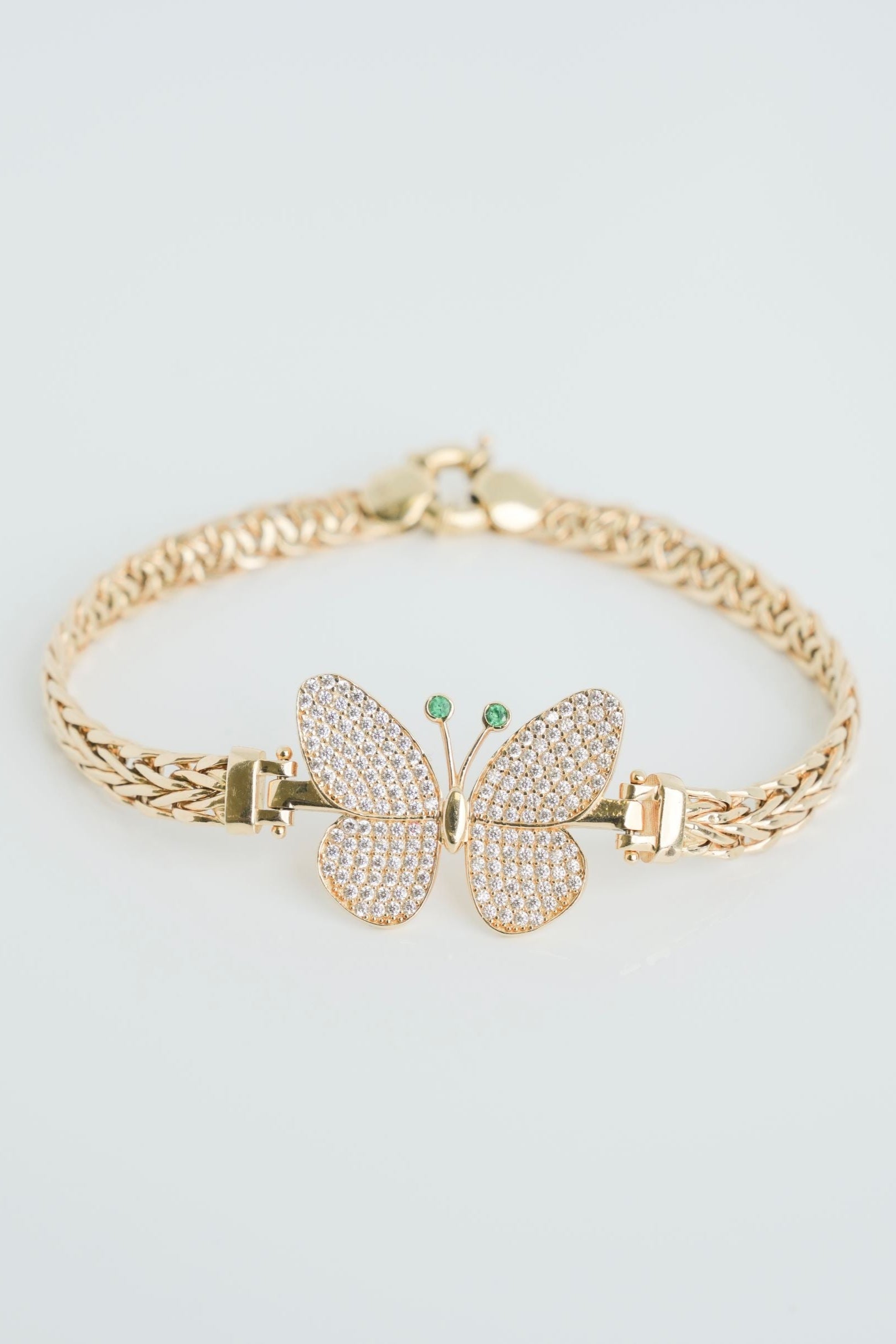 Manilla con Mariposa Grande